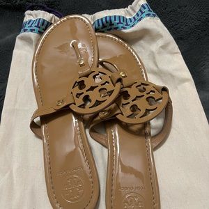Tory Burch Miller Patent Leather Sandals Sz 13–Sand